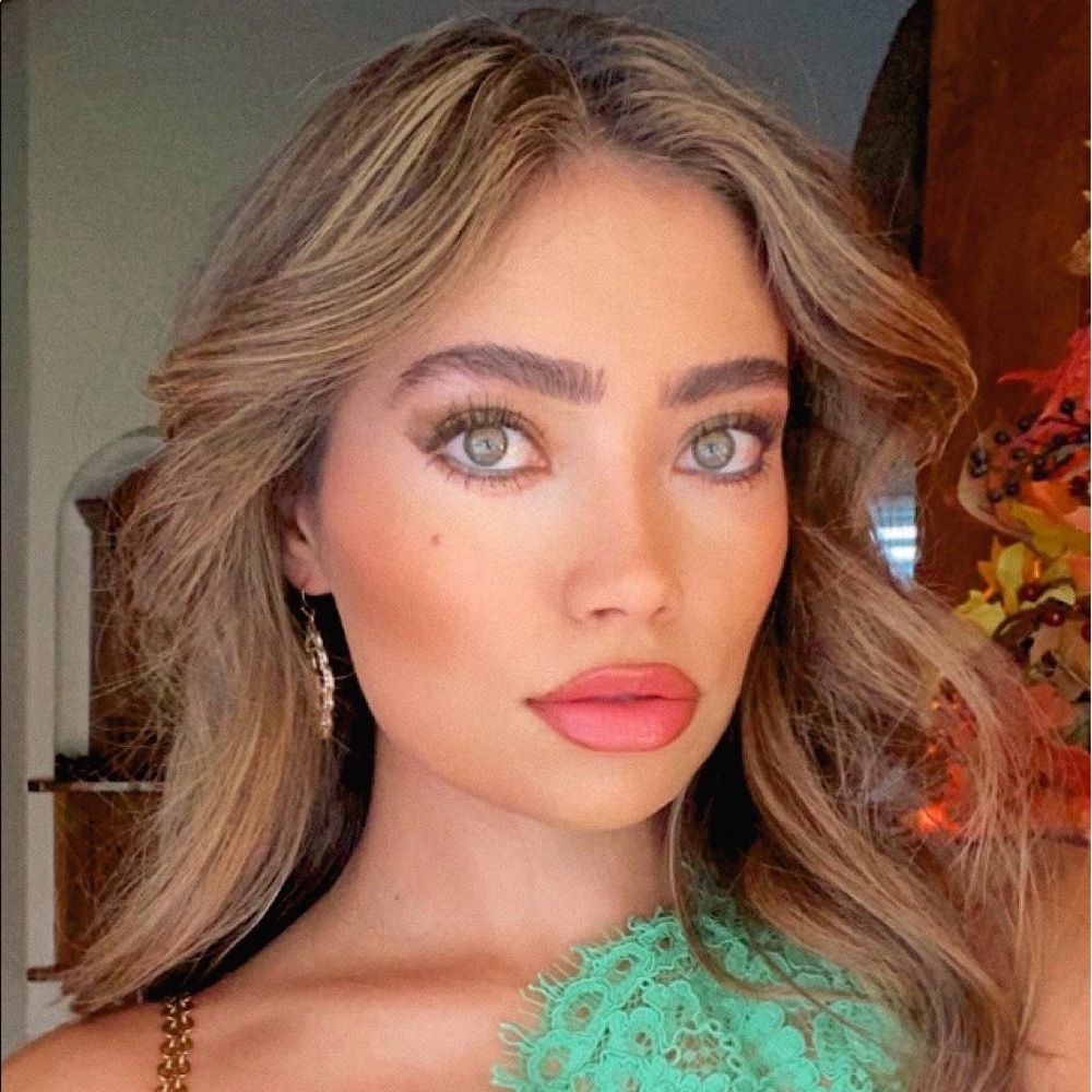 Meet your Posher, Sierra